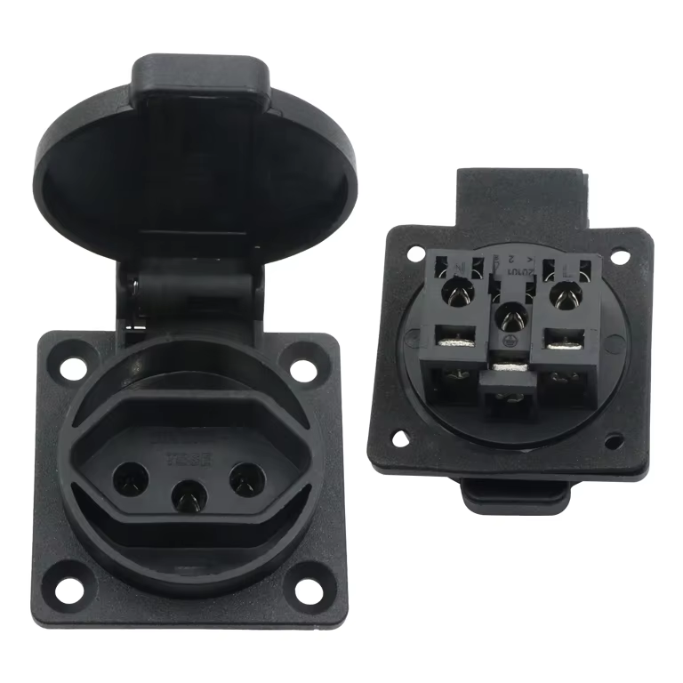AC 250V 20A IP44 Brazilian Wall Panel Power Receptacle Socket 3 Outlets Waterproof Extension Socket for Industrial UPS NFC