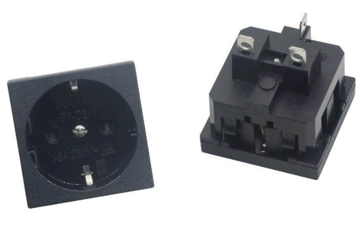 European standard socket 45*45mm panel card type German standard socket TUV energy storage power socket 16A250VAC KC